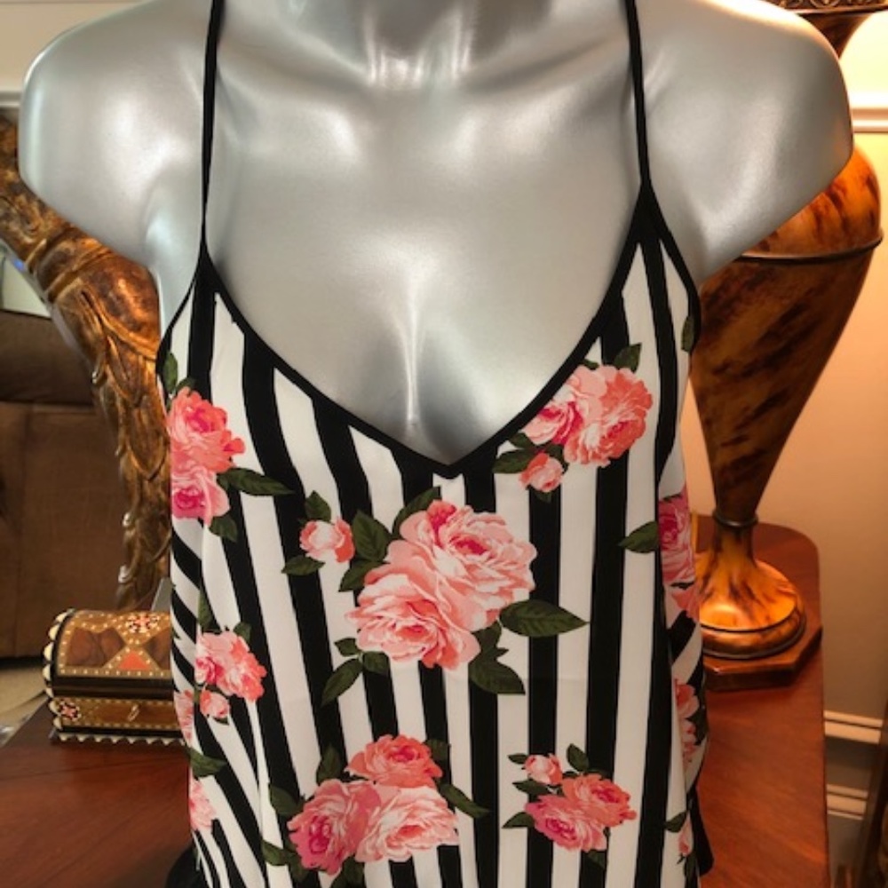 Betsey Johnson PJ set w/roses, S